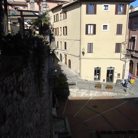 The Angela's House And Large Balcony On The Square Apartment *