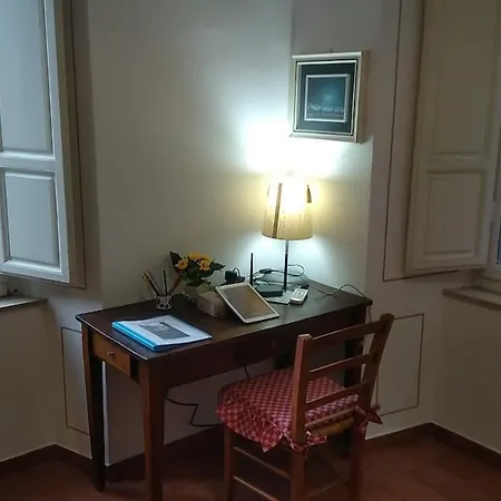 The Angela's House And Large Balcony On The Square Apartman Todi