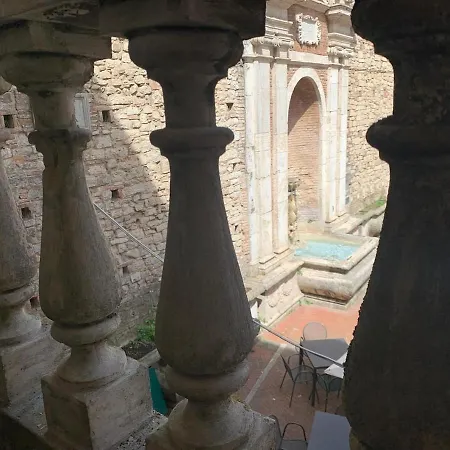 The Angela's House And Large Balcony On The Square Apartment
