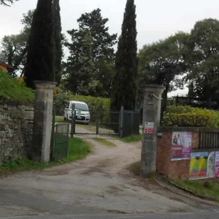 The Angela's House And Large Balcony On The Square * Todi