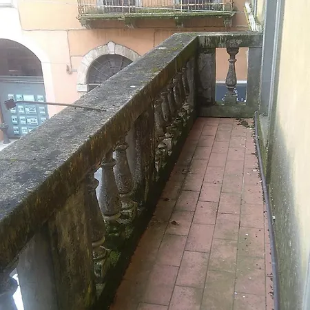 The Angela's House And Large Balcony On The Square Apartment *